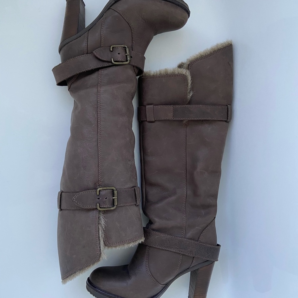 Adolfo Dominguez boots have rarely been worn and are in excellent condition